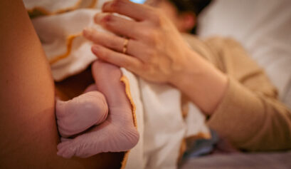 Meraki Madi Rotterdam Doula photo of mom with brand new baby