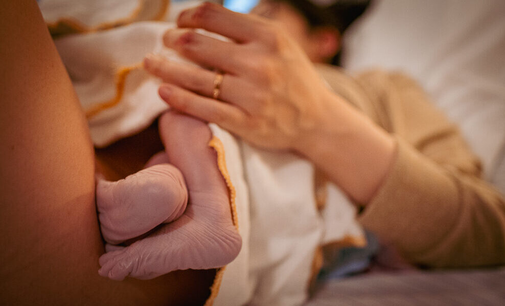 Meraki Madi Rotterdam Doula photo of mom with brand new baby